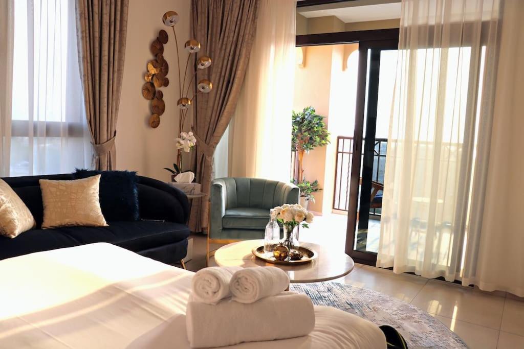 Veluxa - Luxury And Bright 1 Bedroom Apartment, Burj View! ドバイ エクステリア 写真